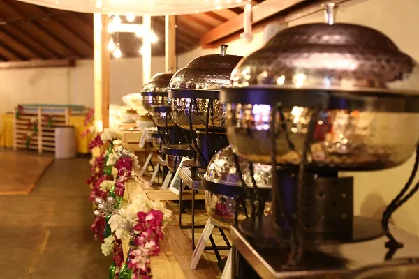 live catering and buffet service